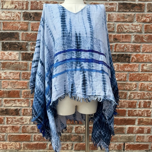 Lovestitch soft blue tie dyed poncho / OS / Excellent condition - Picture 3 of 13